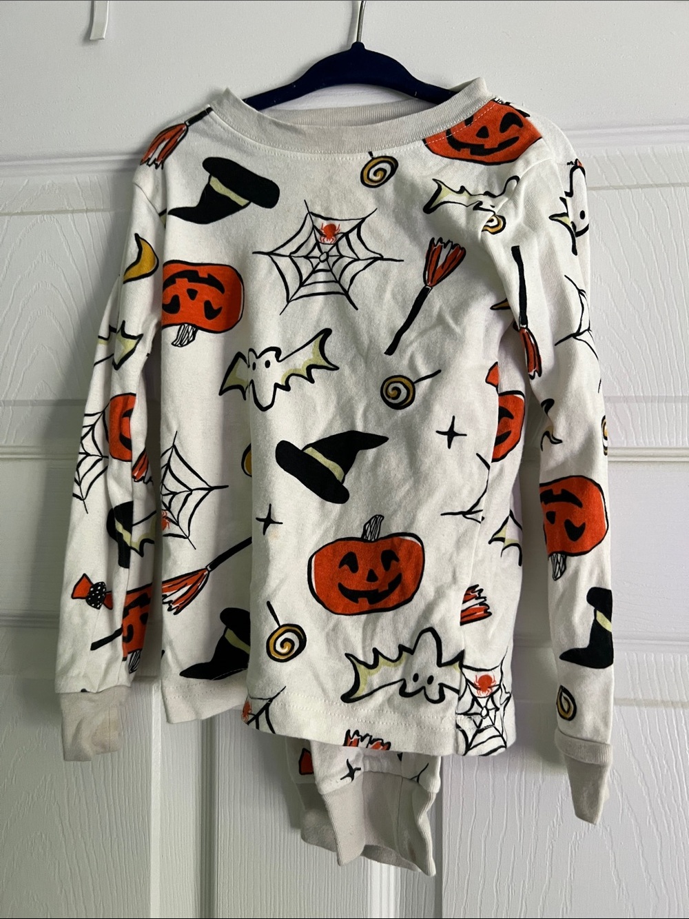 Carter's White Halloween Pajama Set with Orange Pumpkins & Black Hats